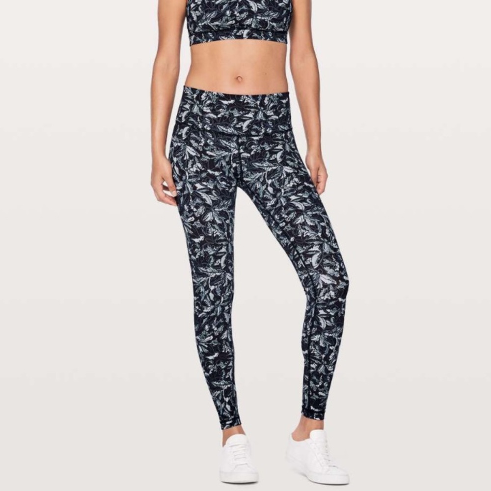 Lululemon Wunder Under Hi-Rise Tight 28"
Embellished‎ Multi